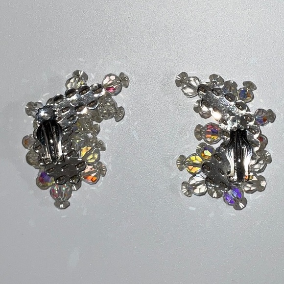 Bold Sparkling Clip Earrings Vintage - Picture 7 of 15